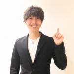 占い師・講師の隆之介
